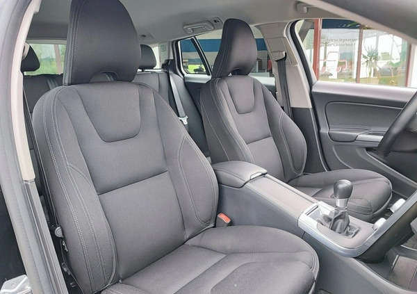 Volvo V60 cena 39900 przebieg: 278227, rok produkcji 2015 z Korsze małe 326